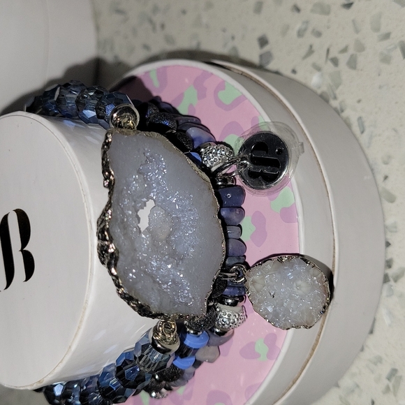 Adorable bracelets - Picture 3 of 3